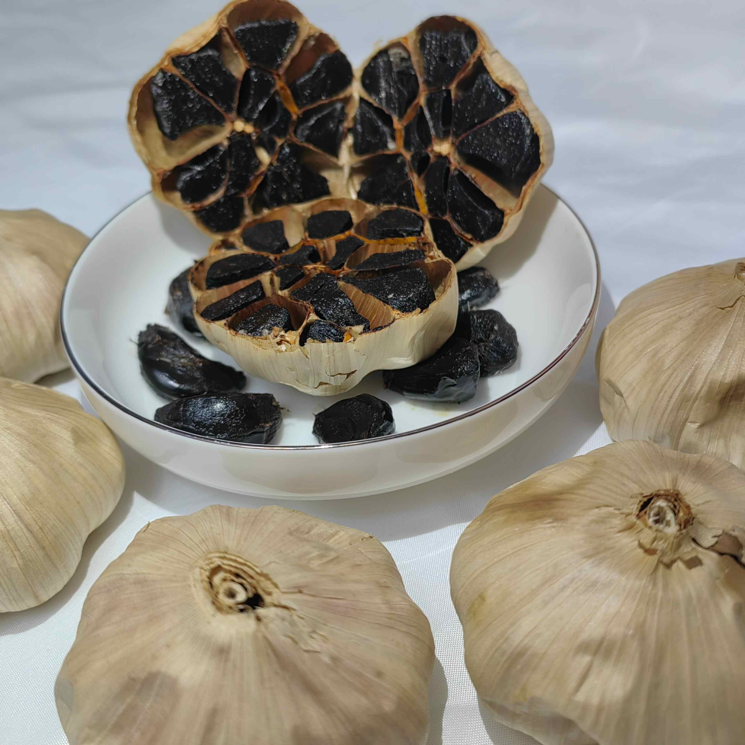 multiple black garlic